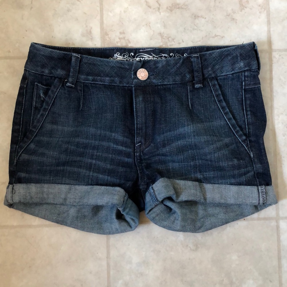 EXPRESS Shorts